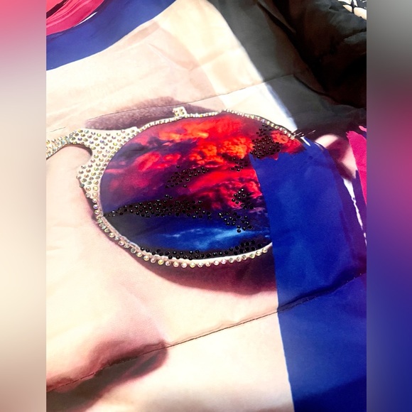 New NWT Winter zippered jacket with hood and embellished woman face size L - Picture 6 of 15